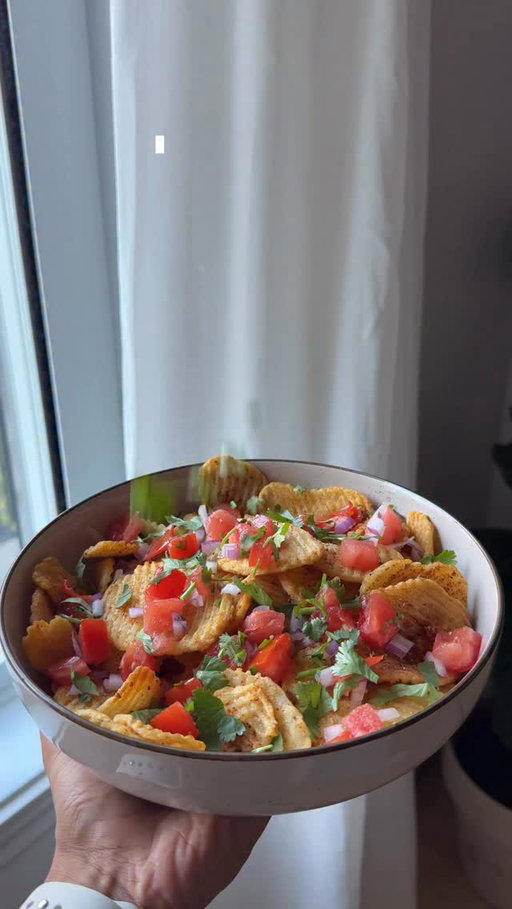 #ad Prépare avec moi mes chips chaat masala garnies à base de croustilles ondulées de @cavendish.farms #CavendishFarms #Cavendishes