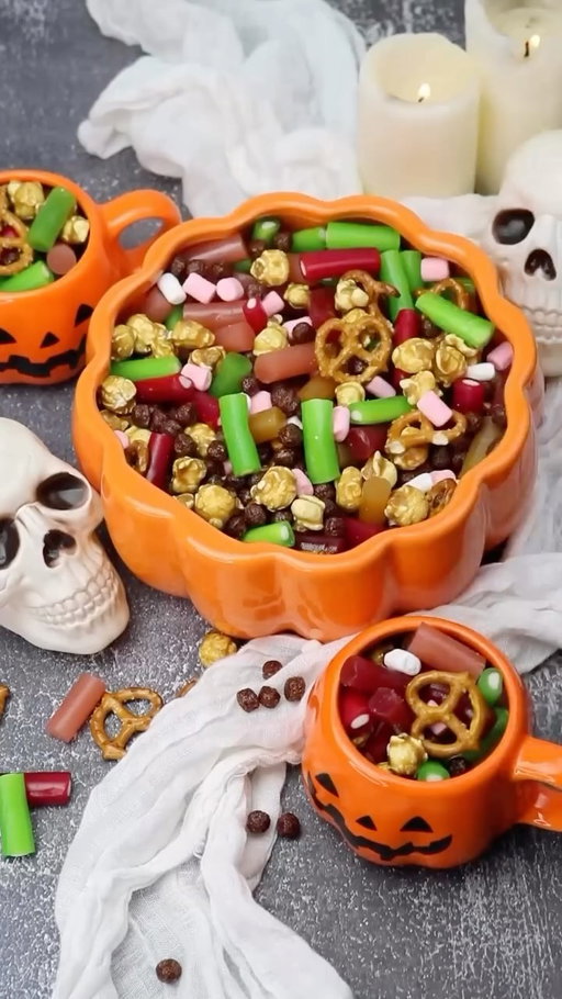 🦇 A hauntingly good Halloween combo! ​

Mix up your party treats with Darrell Lea Soft Australian Licorice, Chewy Stix and your favorite spooky snacks - marshmallows, pretzels, nuts, and popcorn. ​

Find Darrell Lea in a store near you: dleasweets.com/find-us/ ​

#Halloween #DLMakesItBetter #HalloweenParties #HalloweenDIY #HalloweenIdeas ​