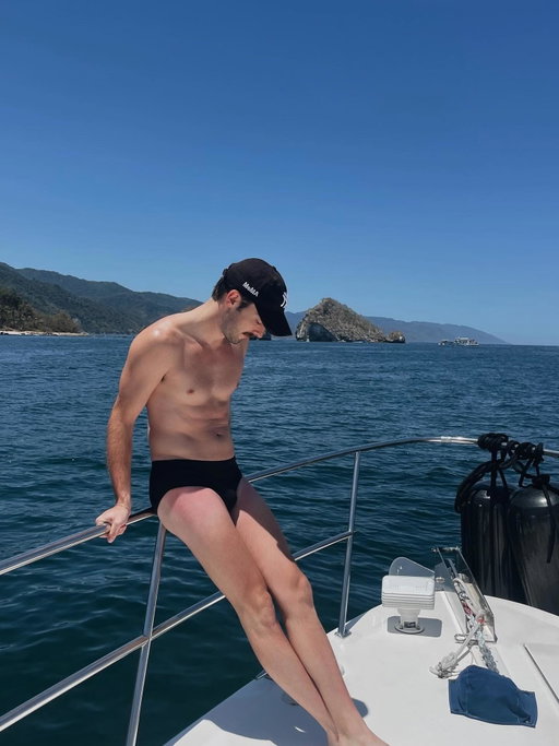 summer outtakes ⛱️ (broken arm not pictured)