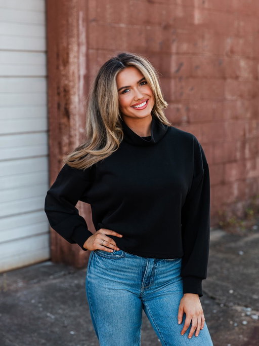 My go-to athleisure favorites this season are brought to you by @getyourwaggleon🫶🏻 From buttery-soft funnel neck sweatshirts, cozy waffle knit hoodies and versatile long sleeve polos, these comfy basics are my FAVES. Perfect for travel days, running to the gym, or fall days on the golf course. 🍂

Shop my full look from this collection in my ShopMy under the Waggle section — and don’t miss the exclusive discount code waiting for you 👀🔗 Link in bio! 

@getyourwaggleon #getyourwaggleon

📸: @knightproductions_ @nathanrknight