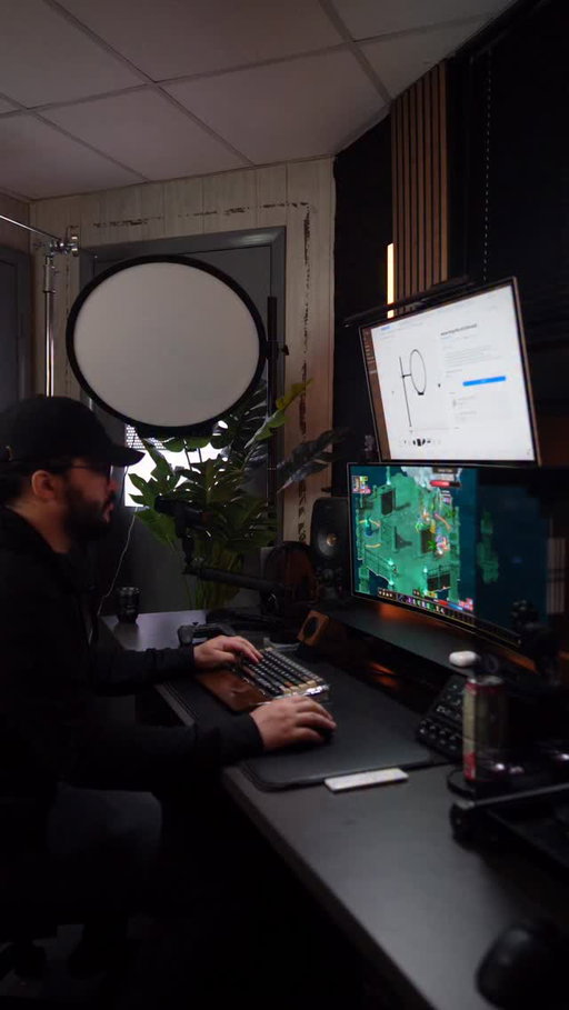 Finally found a light that doesn’t take over the desk.

The amaran Verge Max keeps things clean and balanced — delivering soft, even light in a compact, ultra-thin frame.

With front-facing controls, app and Stream Deck integration, and whisper-quiet operation, it’s built for creators who care about both function and feel.

Perfect for long nights editing, streaming, or just lighting up your space without adding clutter.

Minimal footprint. Maximum atmosphere.

[Desk setup, amaran, gaming]

#workspace #homeoffice #pcgamer #officeinspiration #studioscenes #battlestation #gaming #pcsetup #deskgoals #cozyathome #workspacegoals #pc #dreamsetup #pcgaming #cleansetup #desksetup #setupinspiration #setups #pcgamingsetup 
#amaran #VergeMax