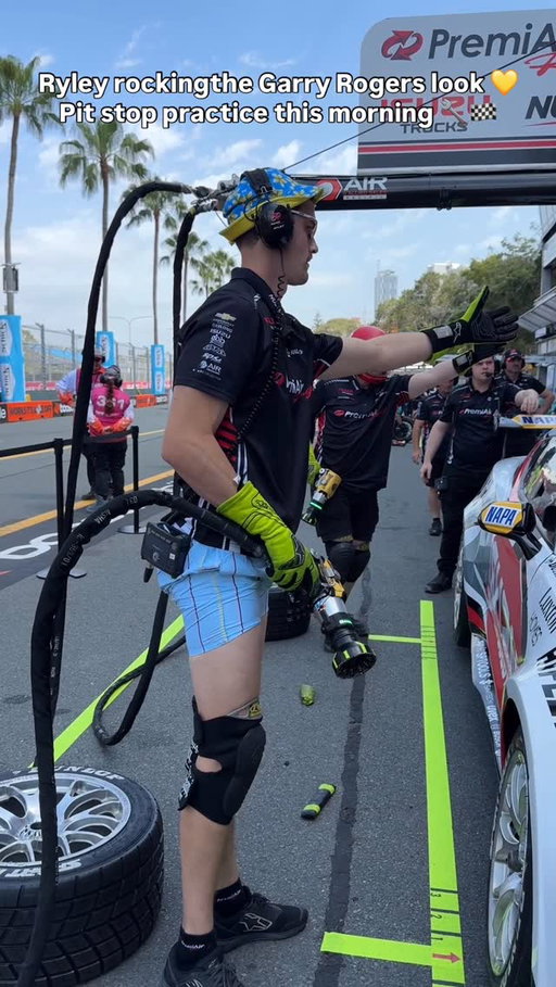 Ryley rocking his best Garry Rogers look during pit stop practice this morning 💛🔧
A colourful tribute to one of the most iconic characters in Supercars — Garry, you’ll be missed but never forgotten. 🏁
#WeArePremiair #RepcoSC