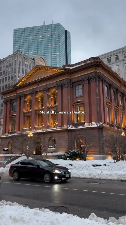 Christmas in Boston? 🤍🌝❄️