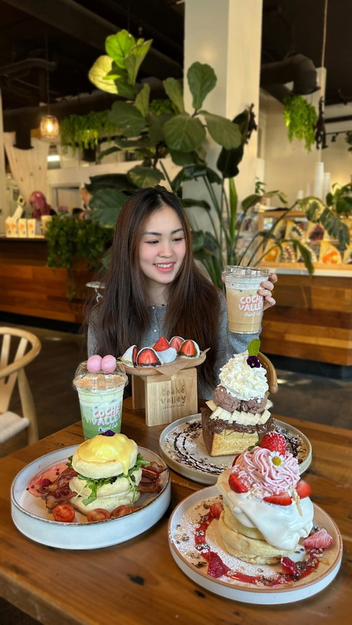 This might be the best dessert spot I’ve been to in Seattle 🍰💕

Their soufflé pancakes are a must try, so fluffy and jiggly! The Shibuya toast, handmade mochi, and kinako matcha latte were all perfection too. Truly felt like a sweet escape to Japan 🇯🇵✨

📍Coche Valley,
1424 E Pine St, Seattle, WA 98122