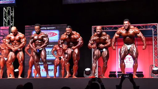 This lineup was chaos in motion…freak factor vs finesse.
Roelly exploding with fullness and freaky roundness.
Bonac all business…dense…detailed…flawless.
Dexter calm and composed…a masterclass in poise.
Nathan the young lion…hungry…confident…unshaken.
Lukas holding his own…pure Czech pride on home soil.

This was one of those rare nights when bodybuilding felt electric. When legends collided and fans couldn’t pick a side. History repeats itself this weekend in Prague. New names. Same energy…. Don’t miss it! Get your livestream at @sportlive24.tv 🔥 Use code ‘REAL15’ or ‘BBWB’ for 15% OFF

#EVLSPraguePro2025 #RoellyWinklaar #WilliamBonac #DexterJackson #NathanDeAsha #LukasOsladil #ThisIsBodybuilding #RealOGBodybuildingTV #MakeBodybuildingGreatAgain