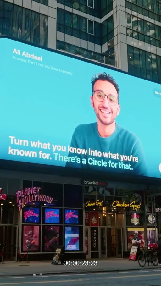 I can’t believe I was on a billboard in New York City 🍎

I’ve been working with @circleapp for over 5 years now and it was great to be able to work with them on this particular campaign. 

If you’re a creator or educator and want to build your own community, you can visit their website ‘circle.so' to try it out. 

And if you’re based in NYC, did you see me on the billboard? 👀