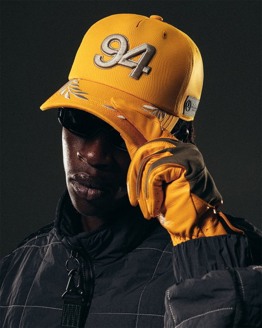 The track opens early. ⏱️

The adidas Para Bad Bunny x Mercedes-AMG PETRONAS F1 Motorsport Collection.
