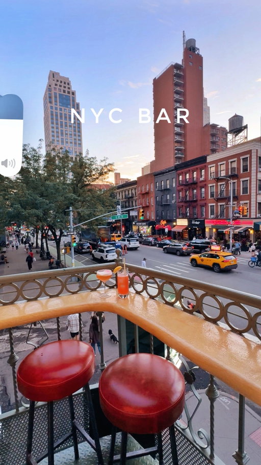 NYC’s new bar with a wraparound terrace on the UES tucked right above a café. A fun spot for drinks with friends, though food is served inside only!
📍The Domino Room
🗺️ 1640 2nd Ave Upstairs, New York, NY 10028
.
.
#nyc #bar #cocktails #pizza #steak #newyorkcity