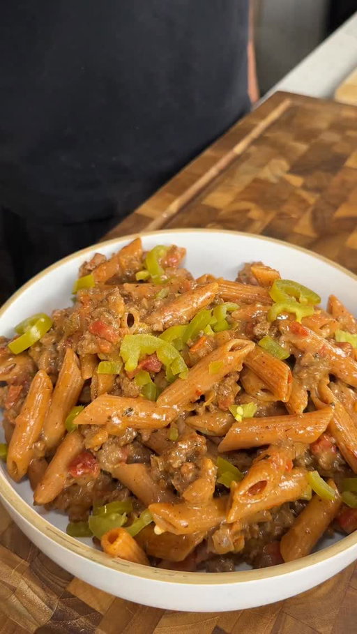 SAVE THIS ‼️Easy 30 minute Taco Pasta for Meal Prep 🤯🌮 (recipe 👇🏽)

Use code STARTNOW for $10 off @weightwatchers #weightwatcherspartner

I’ve partnered up with Weight Watchers to show you that you don’t have to give up your favorite foods to hit your goals! WW makes it easy to track, and healthier foods have fewer points, so it nudges you to make smarter choices without having to give anything up completely. 

This dish has only 9 points per serving (makes 3): 55g Protein | 59g Carbs | 14g Fat

Ingredients:
1 tbsp olive oil
16 oz 96% lean ground beef 🥩 
½ chopped onion 🧅 
Salt, pepper, garlic seasoning (to taste)
3 cloves garlic (minced) 🧄 
1 tbsp taco seasoning
¼ cup water 💧 
1 can Rotel diced tomatoes with green chilies (10 oz)
½ cup pico de gallo
224g uncooked yellow lentil penne
½ cup reduced-fat shredded Mexican cheese 🧀 
½ cup Fairlife 2% milk 🥛 
¼ cup chopped pickled jalapeños (optional 🌶️)

ENJOY 😍
.
.
.
#icekarim #healthyrecipes #easyrecipes #mealprep