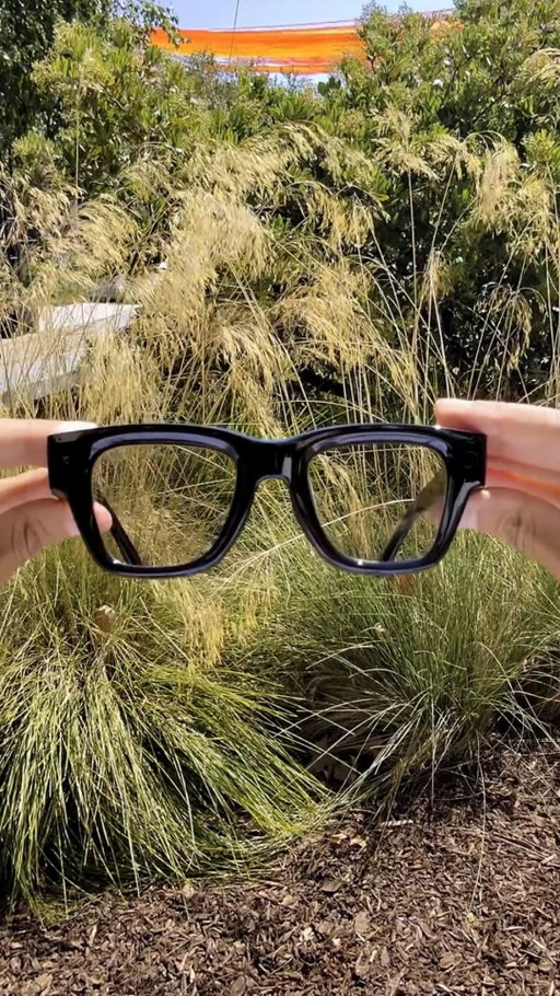 POV: You just got your hands on a pair of #MetaRayBanDisplay AI glasses, complete with the Meta Neural Band 👓✨
