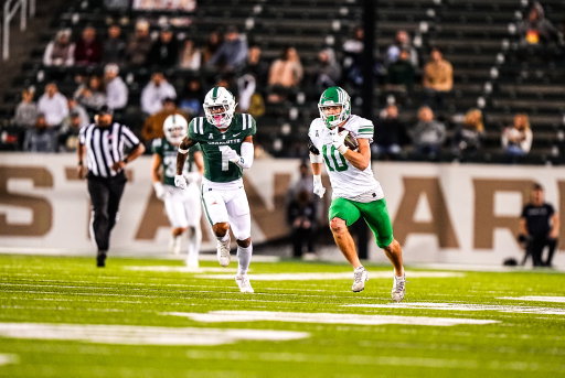 He just kept runnin 🏃

📺 ESPN2

#GMG🦅