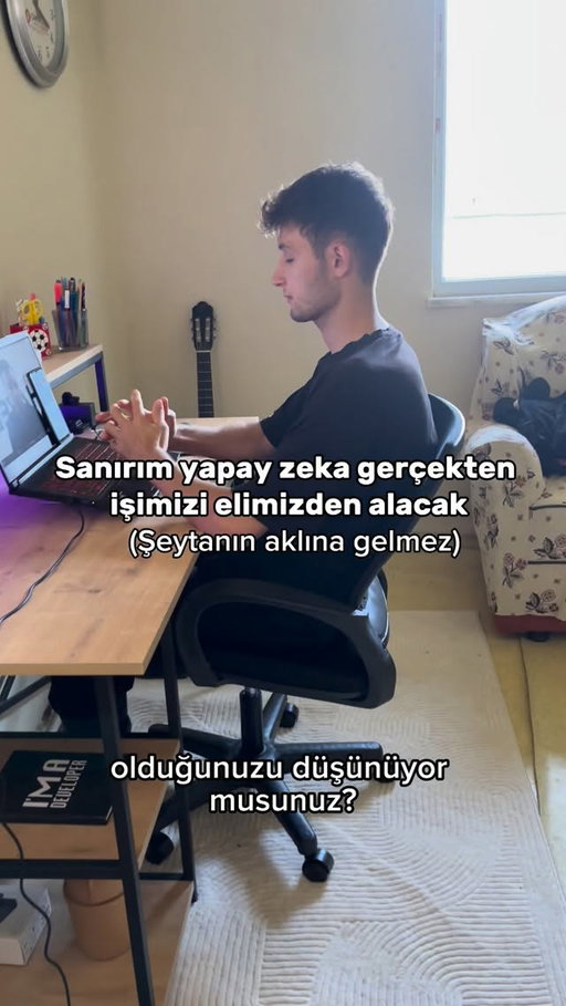Gelin bu yapay zekanın özelliklerine daha yakından bakalım

1-(Birebir Online Mülakat Desteği)
Bu araç mülakat sırasında karşı tarafın söylediklerini chatgpt gemini gibi üst yapay zekalardan yardım olarak karşı tarafa söyleyeceğiniz en uygun yazıyı anında yazıya döküyor,cümlelerinizin daha düzenli ve anlaşılır olmasını sağlıyor. 
‼️Teknik pozisyonlara hazırlanıyorsanız kodlama ya da sistem tasarımı sorularında da destek verebiliyor.

2-(Mülakat Provaları İmkanı)
Sadece canlı mülakat değil prova yapmanıza da imkan tanıyor ilgilendiğiniz pozisyona uygun sorular soruyor cevaplarınızı kaydediyor ve nerede daha iyi olabileceğinizi gösteriyor.İsterseniz farklı şirketlerin tarzına göre denemeler yapabiliyorsunuz. 

3-(CV oluşturma ve analiz sistemi)
Özgeçmişinizi analiz edip daha etkili hale getirebiliyor,eksik kalan noktaları dolduruyor,kullandığınız ifadeleri güçlendiriyor ve başvurduğunuz alanla daha uyumlu hale getiriyor.
‼️En önemlisi burada oluşturduğunuz CV’ler şirketlerin “ATS” sistemine takılmayacak şekilde düzenleniyor. 

4-(Kişisel Gelişim Ve Özsunum Geliştirme Koçu)
Ses tonunuzu konuşma hızınızı ve vurgularınızı analiz ederek daha kendinden emin bir şekilde ifade etmenizi sağlıyor gereksiz duraksamaları fark ettiriyor ve konuşmanızı daha akıcı hale getiriyor.

👉Site linki isteyenler yoruma “Site linki” yazsın göndereyim. 
👉Site adı:Final Round AI
#mülakat #finalroundai #finalround #sınav #cv