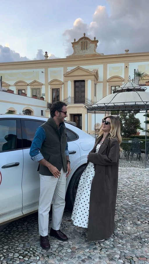 Car Etiquette 

Thanks to my friend @eleonoracarisi for the help and the bloopers 😂

For all the sticklers out there: the car was dirty because we drove all day long for Targa Florio 🏁

#TheBespokeDudes #CarEtiquette #Manners #BuoneManiere