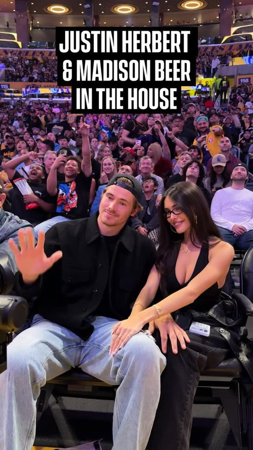 Justin & Madison courtside for the Lakers win!