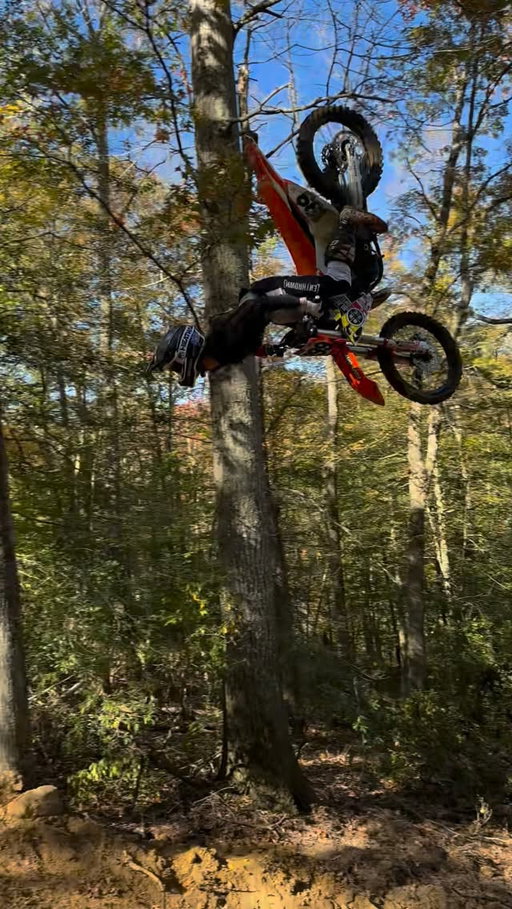 @nitrorednekhubert said he was gonna build some big jumps, and he didn’t disappoint (videos do no justice). With some help from @im_zak_klaptosky we cleaned a run up so I could straight line it and give er a good yank and spin a flip around. To sum it up, it was a awesome few days with great people and some killer bikes. Stay tuned. #2stroke #flip #stunts