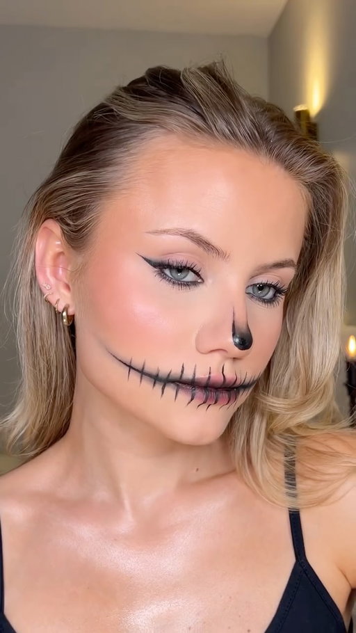 foolproof halloween makeup hack - skull edition 💀 perf if you get a last minute halloween invite 🖤 #halloween #halloweenmakeup #halloweencostume #makeuphack