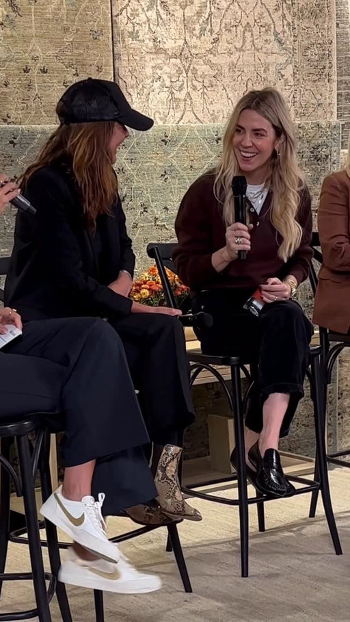 A family of collaborators, creators, and storytellers. @leannefordinteriors, @amberinteriors, @annariflebond of @riflepaperco, @jeanstofferdesign and Julia Marcum of @chrislovesjulia joined us at High Point Market for a panel that celebrated design, creativity, and the shared spirit that brings the Loloi family together.

And a big thank you to @josaltz, editorial director @housebeautiful and @delish, for moderating.
