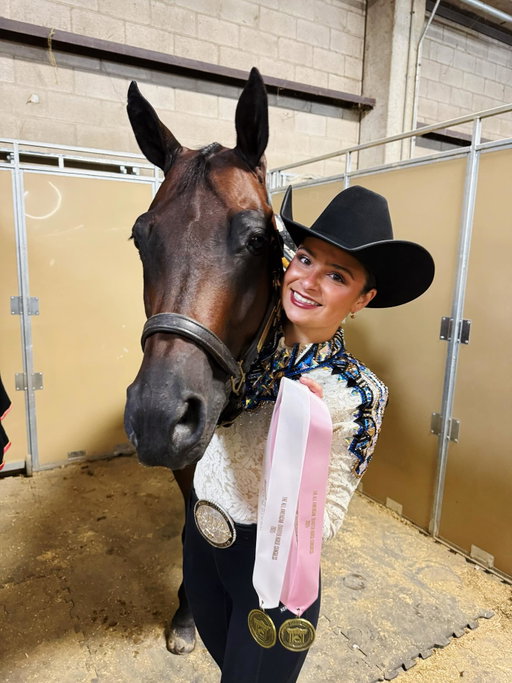 The awards kept on coming for @bella.donofrio 🙌 

-Reserve Champion Level 3 Amateur Trail 
-4th Amateur Western Riding 
-5th Amateur Equitation 
-5th Green Horsemanship 
-6th Amateur Showmanship 
-6th Amateur Western Riding
-Finalist L3 Amateur Horsemanship