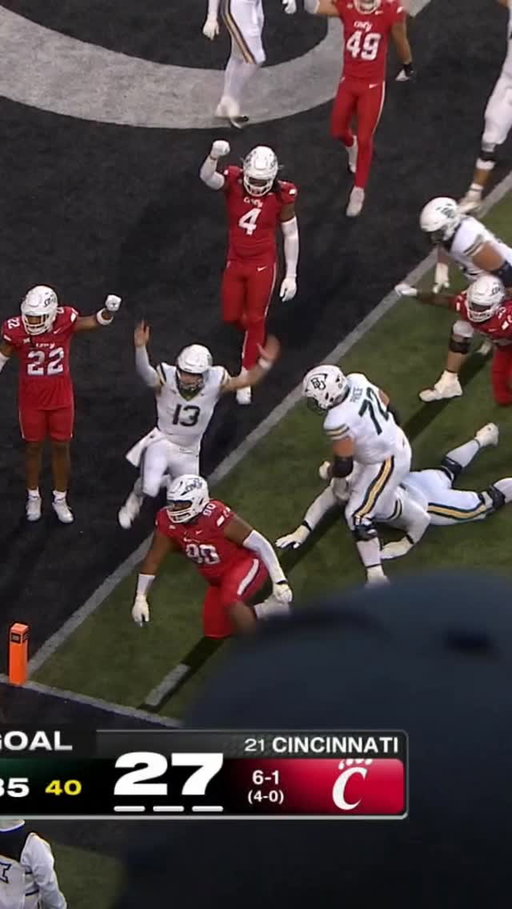 Sawyer Robertson takes it in 💥

After the two-point conversion, @bufootball brings it within one score 👀 

#Big12FB | 📺 ESPN2