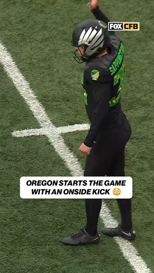 A SUCCESSFUL ONSIDE KICK TO START THE GAME 🦆

@oregonfootball came out HOT.
