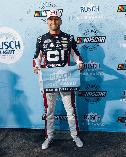 Great start to the weekend! Pole at Martinsville 📎