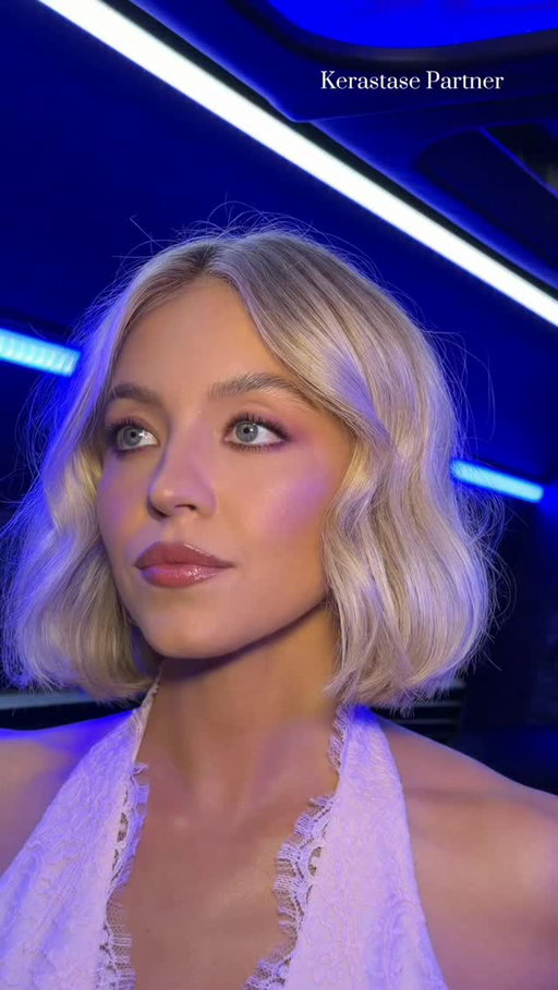The journey to “the bob” @sydney_sweeney x @kerastase_official 💖 This a weeklong transformation wouldn’t have been possible without the hydration of Gloss Absolu. Couldn’t be happier with this dreamy and glossy outcome. Hair: @glencocoforhair Assisted: @madelinecampagnolohair Hair color: @jacobschwartzhair Makeup: @melissa.hernandez Styled: @mollyddickson in @miumiu Tan: @guycorytans Nails: @nailsbyzola #kerastasepartner