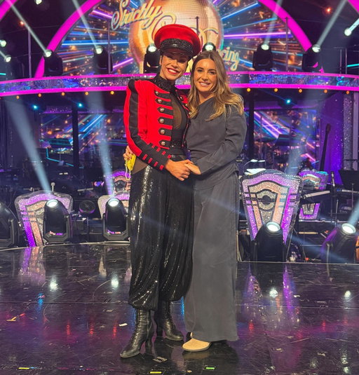 So happy I got to watch @bbcstrictly last night.. missed you all and so proud🥹🥹🥹 and my beautiful @vickypattison just love you so much and watching you live was just PERFECT!!❤️❤️❤️❤️ love you all loads ✨✨✨✨✨