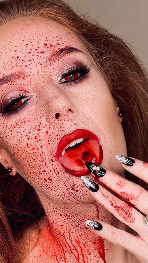 You got me hooked up on the feeling… 🖤 

⚠️ Fake blood ⚠️ 

#halloweenmakeup #vampire #halloween2025 #fyp #makeuptransition #vampiremakeup #halloweenvampire #halloweencostume #makeuptransiton #halloweentransition #transition #beforeandafter #mua #interviewwiththevampire #dressup