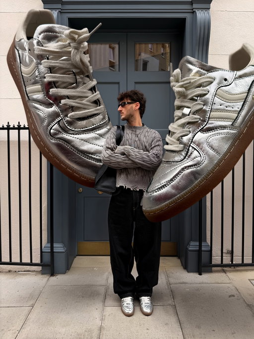 silver surfer 🩶 w/ @bershka 

shoes from @coolwaybrand 

#bershkastyle #ootd #fashion #explore #streetwear #transition #outfit #outfitinspiration #outfitoftheday #streetwear #mensfashion #mensfashion #mens #mensstyle #clothing #streetstyle #streetwearfashion #fitsonpoint #casualfits #designrfits #battlexoutfit #csthelabel #feedxwear #allstreetwear #fitsmen #baggysociety #fitsforservice #fitsinspo