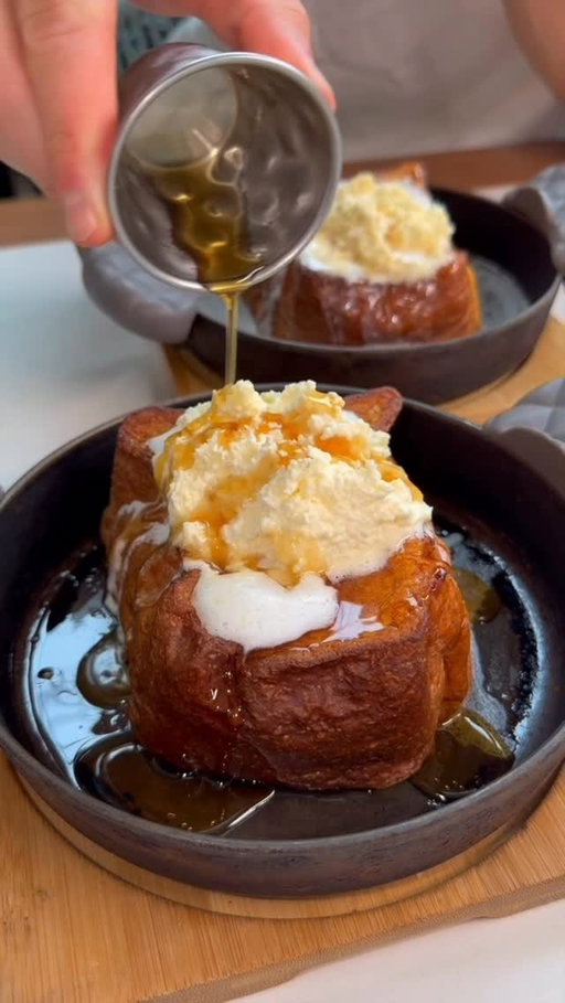 Trying the most famous French toast in Japan!
📍The Front Room, Tokyo

#frenchtoast #breakfast #japan #tokyo #milkbread
