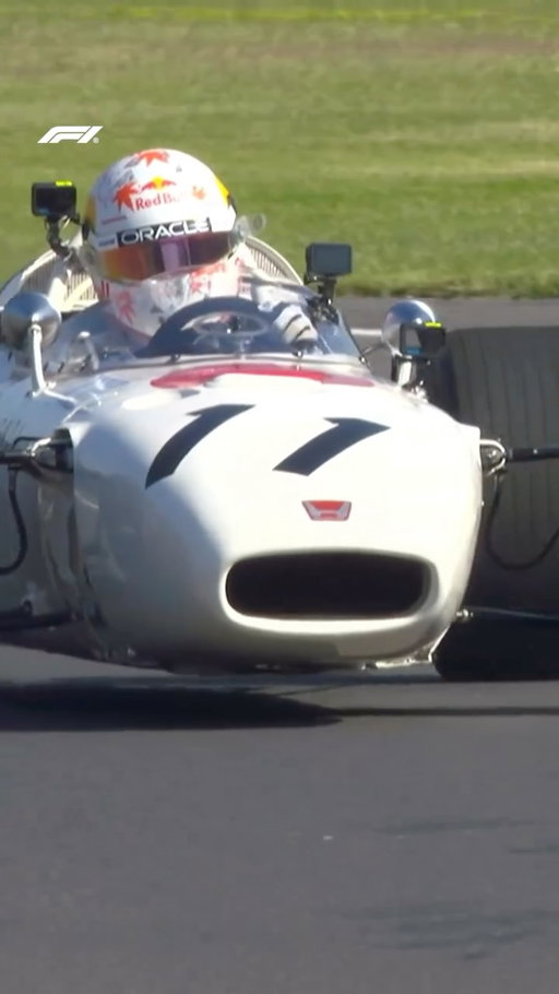 Yuki with the first Honda car to win an F1 race!

The Honda RA272 won the 1965 Mexican Grand Prix with American racer Richie Ginther

60 years on, Tsunoda is driving it round the same track!

A beautiful moment!

裕毅とホンダ初のF1優勝マシン！

「ホンダ・RA272」はアメリカ人ドライバーのリッチー・ギンサーとともに、1965年メキシコGPの頂に立った伝説のマシン

60年の時を経て、角田裕毅選手と共に当時と同じサーキットを駆け抜ける！

こんな美しい景色、見たことない！

#F1 #Formula1 #MexicoGP @yukitsunoda0511 @hondaracingf1