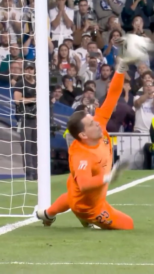 SZCZESNY. 🥶 

#LALIGAEASPORTS #LALIGAHighlights #ELCLÁSICO