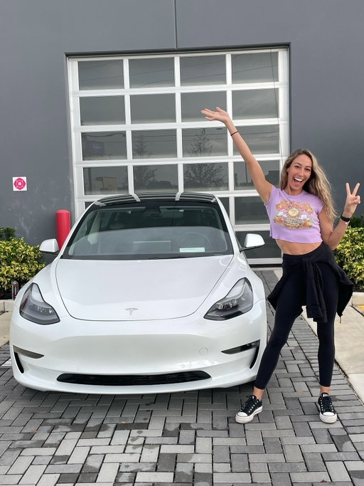 Felt cute… bought a Tesla ✌🏽
#skrrt #bettywhite
