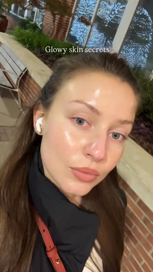 You don’t need a 10-step routine to get a glass skin, you just need the right products! 
@dr.idriss Major Fade Hyper Serum 
@kiehls Avocado Eye Treatment
@elmbiosciences A30 Elemental Serum 
@dermalogica Phyto Nature Oxygen Cream 
.
Supplemental products I use: 
@irisandromeo The Reset Luminous Spray
@sharkbeauty Cryo Glow Mask
@drdennisgross Peeling Pads
@ysebeauty Exfoliation Pads
.
.
.
.
.
.
#glowyskin #glowyskincare #skincareroutine