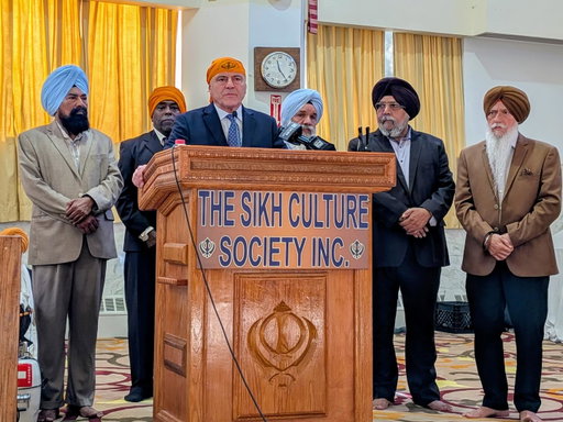 This morning I visited the Sikh Cultural Society Gurdwara in Richmond Hill. I spoke with the board and congregation about strengthening local businesses, helping children succeed in specialized high schools, and protecting their neighborhood from the City of Yes. Thank you to everyone who welcomed me today.