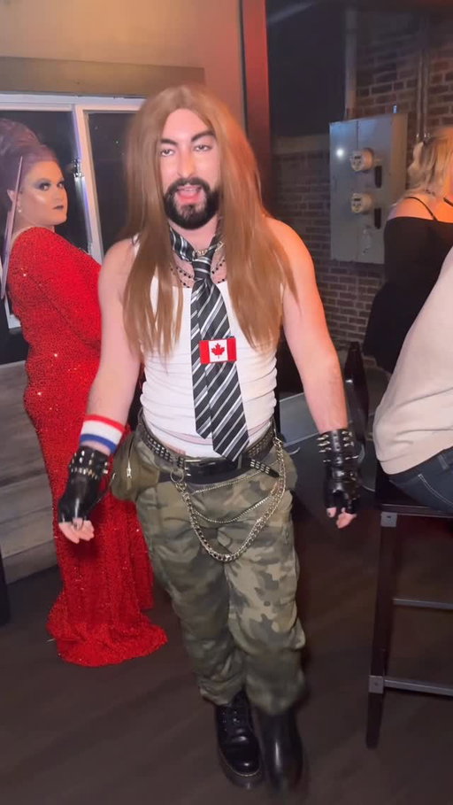 Avril Lavigne walks into a bar… 🇨🇦 
•
•
•
•
•
•
#avrillavigne #imwithyou #halloween #halloweencostume #reels #explorepage #explore #reelsinstagram #throwback #2000s