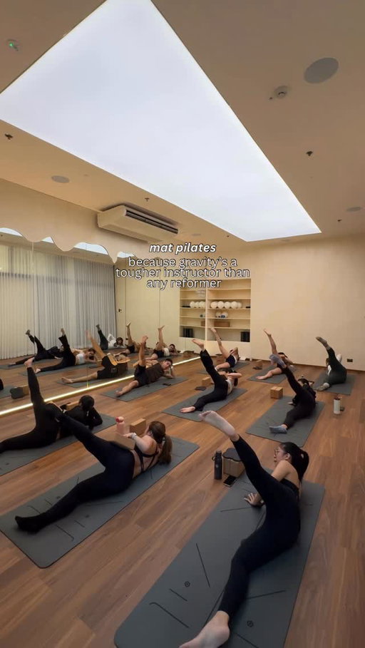𝐦𝐚𝐭 𝐩𝐨𝐩 𝐦𝐨𝐧𝐝𝐚𝐲’𝐬 🧘🏻‍♂️

where 𝐩𝐢𝐥𝐚𝐭𝐞𝐬 meets 𝘱𝘰𝘱 𝘮𝘶𝘴𝘪𝘤 and your 𝘤𝘰𝘳𝘦 questions all your 𝐥𝐢𝐟𝐞 𝐜𝐡𝐨𝐢𝐜𝐞𝐬 💥

🧘🏻‍♂️ @luigiposadas 
📆 MON • WED • THU
⏰ 8AM • 3PM • 5PM

#wellnessstudio #matpilatesclass #coreworkouts #cedowellness #makatibased