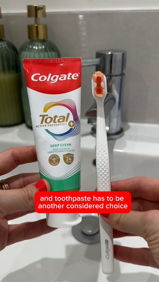 Colgate Total Regime 🤝 Overall Oral Health

*Bacterial plaque reduction vs. non-antibacterial fluoride toothpaste and regular brush, with 1 week continued use.

#Colgate #ActivePrevention