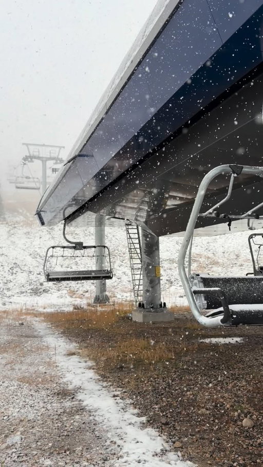 Snowy chairs = season loading ❄️

👉 Grab your @ikonpass to ski and ride Utah’s unlimited #IkonPass destination all winter long