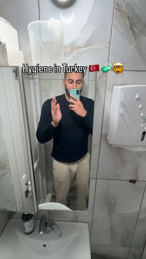 Istanbul, Turkey 🇹🇷: this bathroom is from the future.