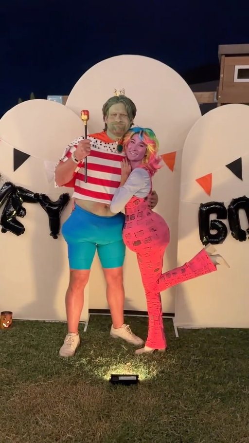 Troy’s face hahah the kids were laughing so hard. But we ended up winning the costume contest 🤣