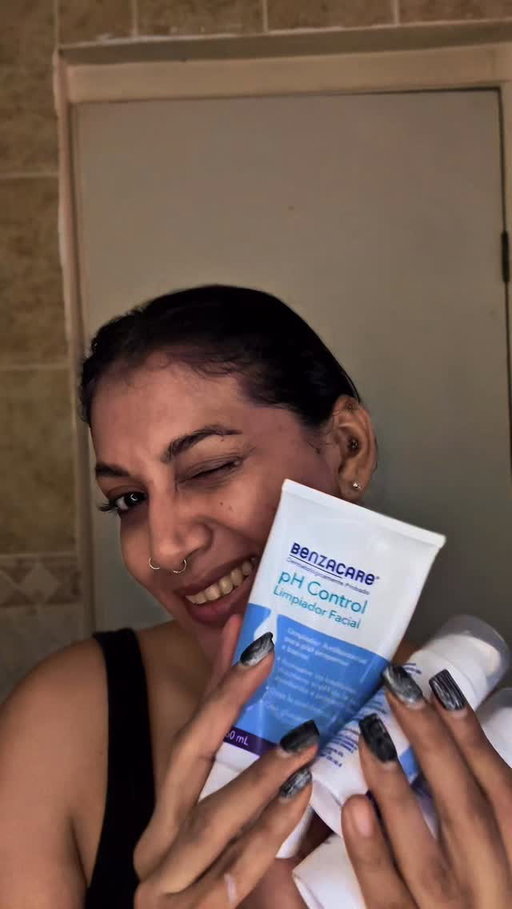 Es hora de desmaquillarse con @benzacaremx 👈🏽✨ 

Y es que esta línea la amo 🥰 por que me ayuda a controlar mi acné y a dejar mi piel limpia después del maquillaje 😮‍💨👌🏽 
.
.
.
.
.
.
#benzacare #iraldermaeschido #skincare #skincarelover #fyp #bellezamayonesa