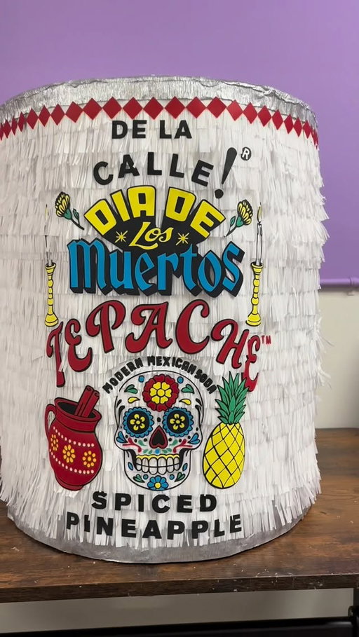 De La Calle’s Limited Edition Día De Los Muertos Spiced Pineapple is only here for a short time — and time’s running out. Grab a can before it’s gone! 🍍😁#collaboration