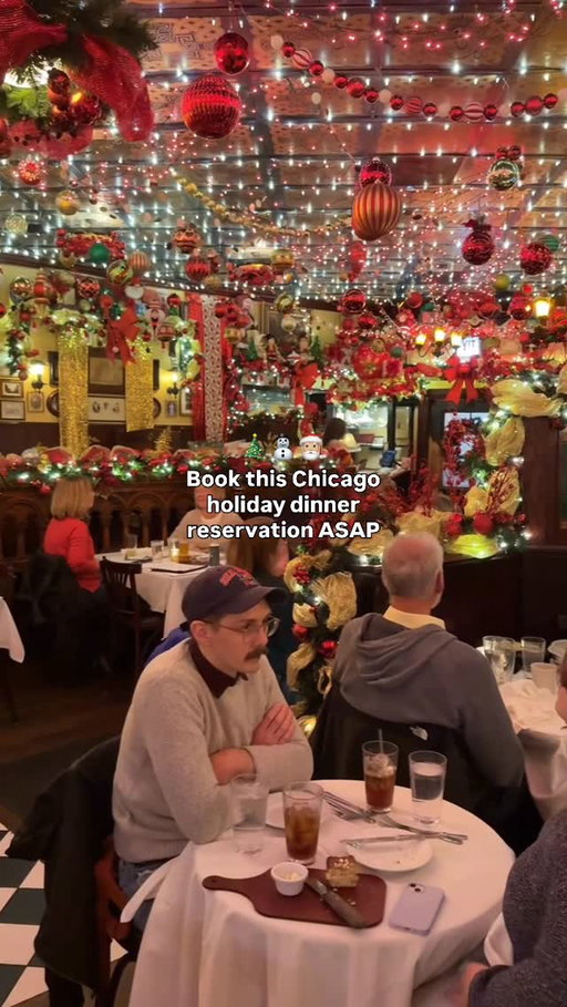 Out of all the holiday dinners I’ve had in Chicago, @chiefoneillspub is my favorite 🎄 

They all out, floor to ceiling, with their holiday decoration and  the food is unbeatable. Nothing hits quite like an Irish ale and shepherd’s pie on a cold winter night. 🍺

#chicagogram #thingstodoinchicago #chicagofood #chicagofood #chicagochristmas #chicagorestaurants #chicagoholidays #chicagowinter #christmasinchicago