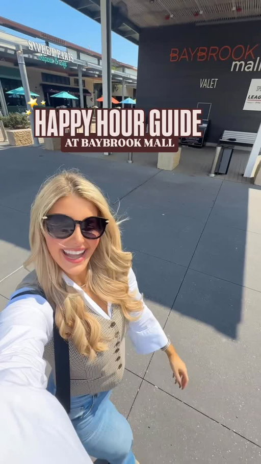 🍹✨The best happy hour deals are at Baybrook Mall! Start your culinary adventure at Maggiano’s for some delicious Italian bites and cocktails. Next, head over to P.F. Chang’s for an Asian twist on happy hour with their signature drinks and tasty appetizers. Don’t miss Yard House for an extensive beer selection and mouthwatering bites. Then, swing by Bar Louie for their vibrant atmosphere and fun drink specials. Finally, wrap up your evening at Whiskey Cake, where the farm-to-table bites and craft cocktails will leave you wanting more! ⁣
⁣
#baybrookmall_partner #baybrookmall #happyhour #houtsonfood #friendswoodtx