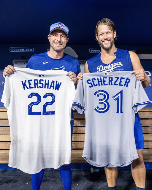 WE REALLY WITNESSED BOTH SCHERZER AND KERSHAW PITCH IN A WORLD SERIES GAME 🤩 WHAT A GAME 🍿
[via @bluejays]