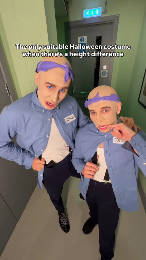 Dr Evil & Mini Me on @notmybagg tonight at 6pm 😭🎃✨

#drevil #minime #austinpowers #goldmember