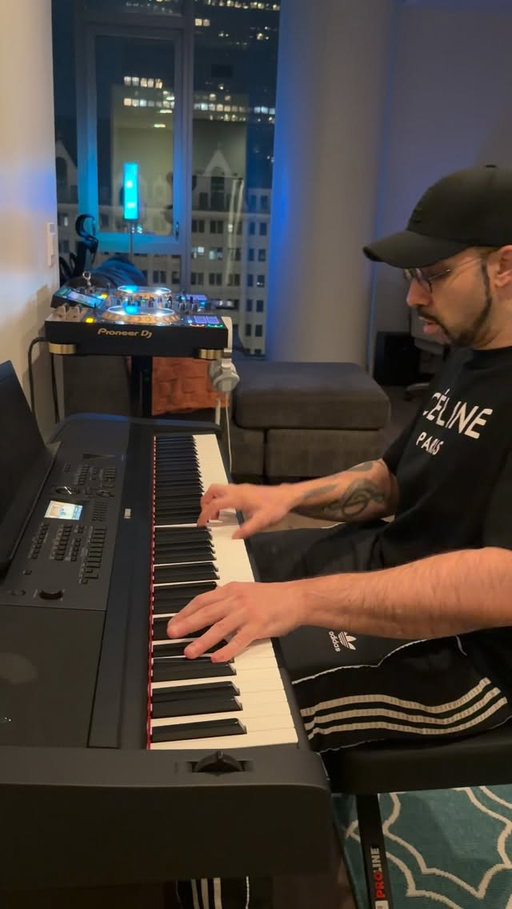 Sometimes you just get in that zone….and zone out. 🎹