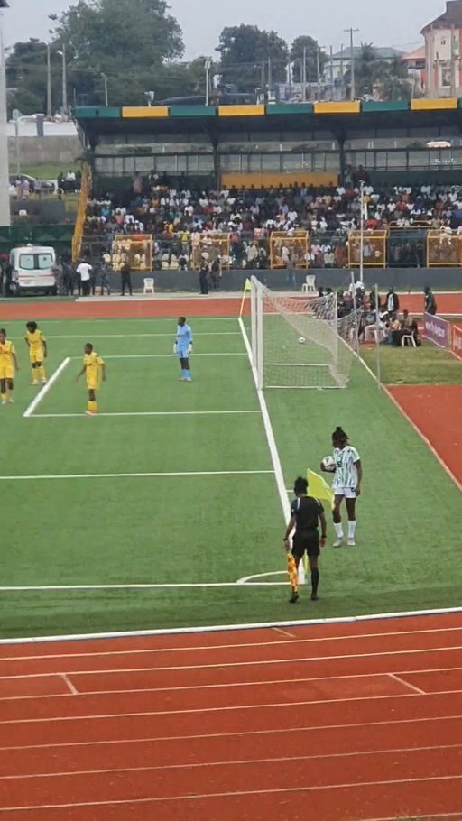 Ashleigh Plumptre hands Nigeria the lead thanks to Esther Okoronkwo assist.
