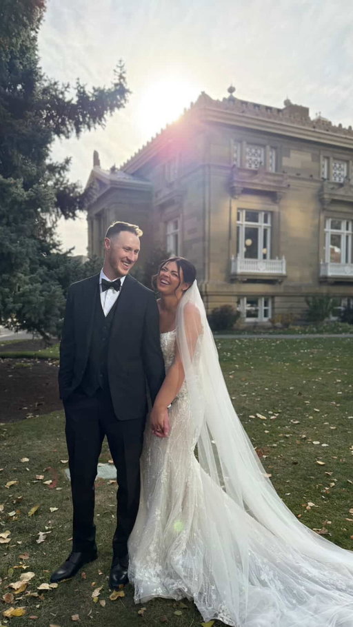 I was not expecting to be laughing this hard during our vows but here we are 😭😂 thank you for the stunning and hilarious footage from our day @loveandlorefilms these memories are priceless 

#vows #wedding